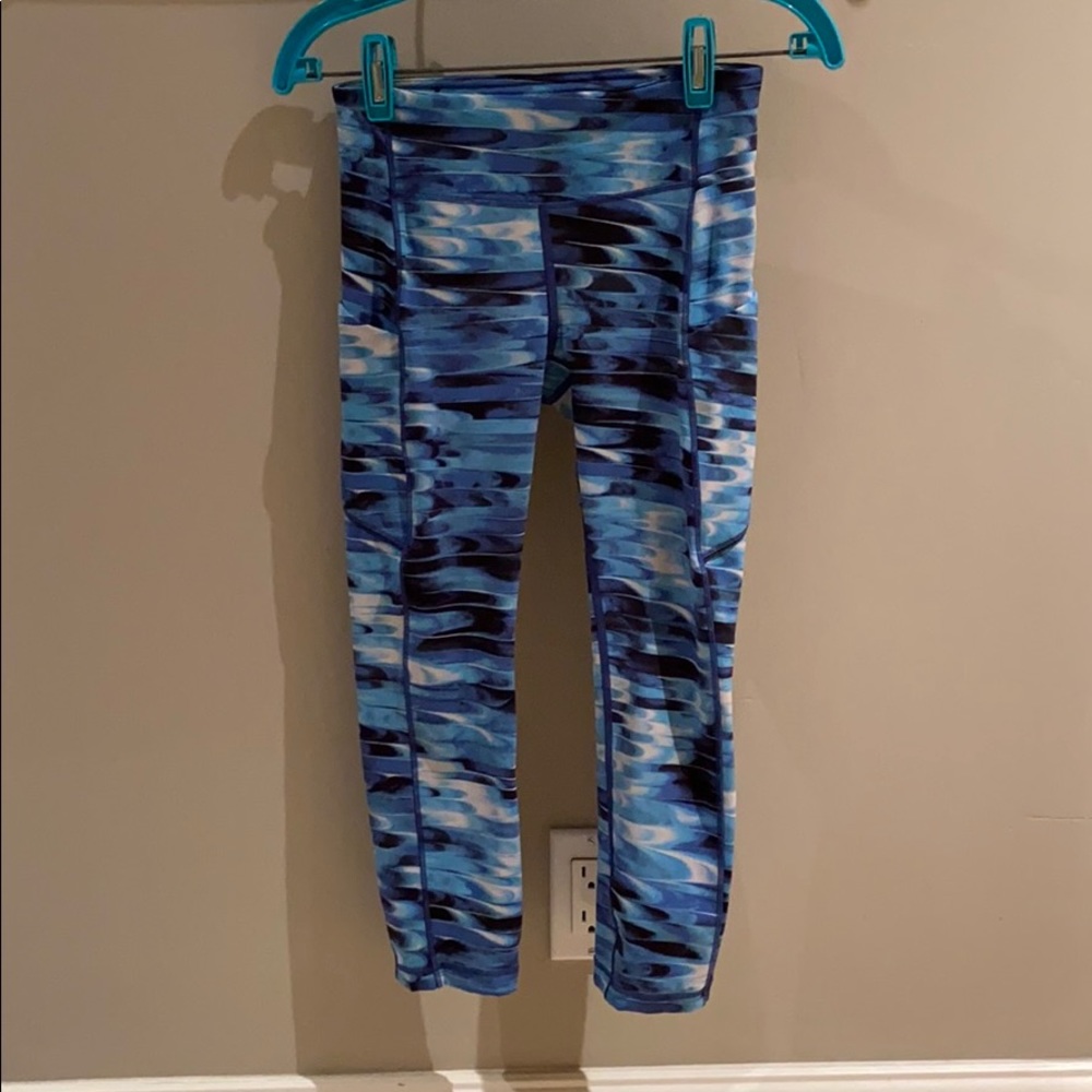 Lulu leggings size 4